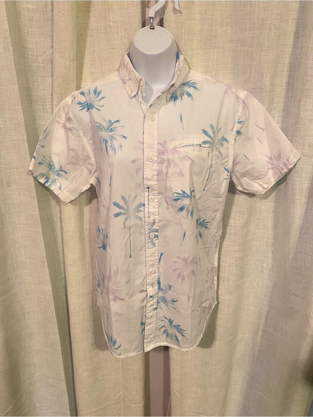 Fresh Prints Tropical Palm Print Button Down – Size M